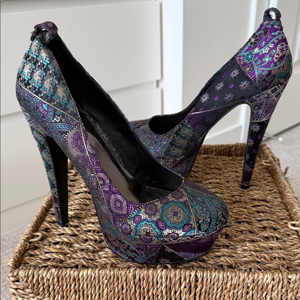 NEVER WORN Aldo 2007 Purple and Blue Patterned Heels